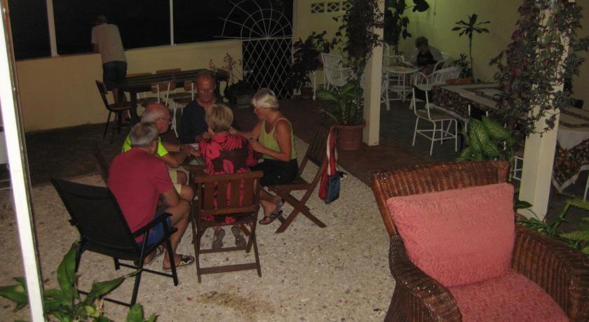 Le Cactus Guesthouse Terre Rouge  Exterior photo